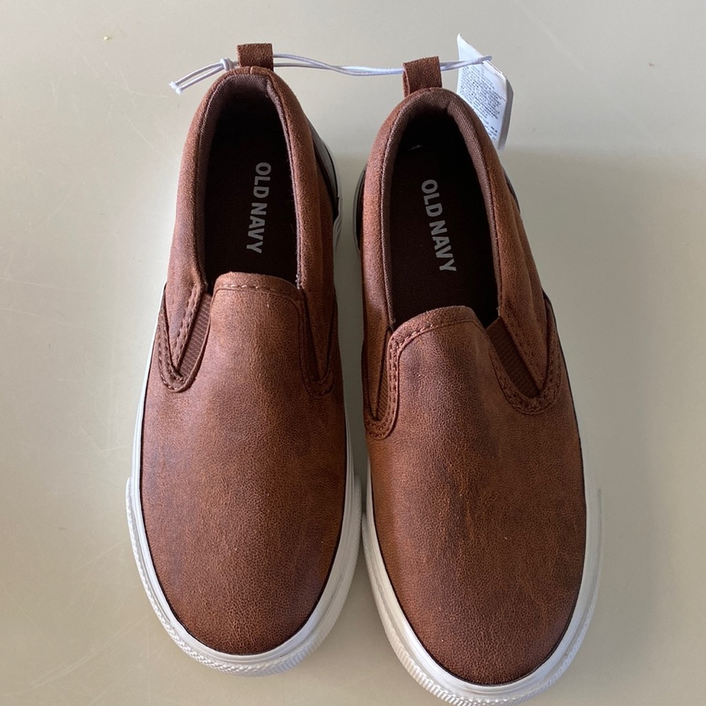 Old Navy kids brown slip on shoes. NWT size 12